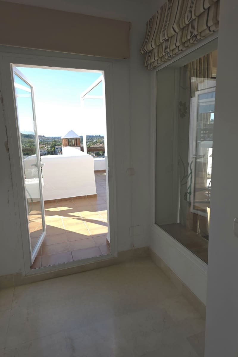 2 soverom Penthouse til salgs i Marbella med svømmebasseng - € 995 000 (Ref: 9411325)
