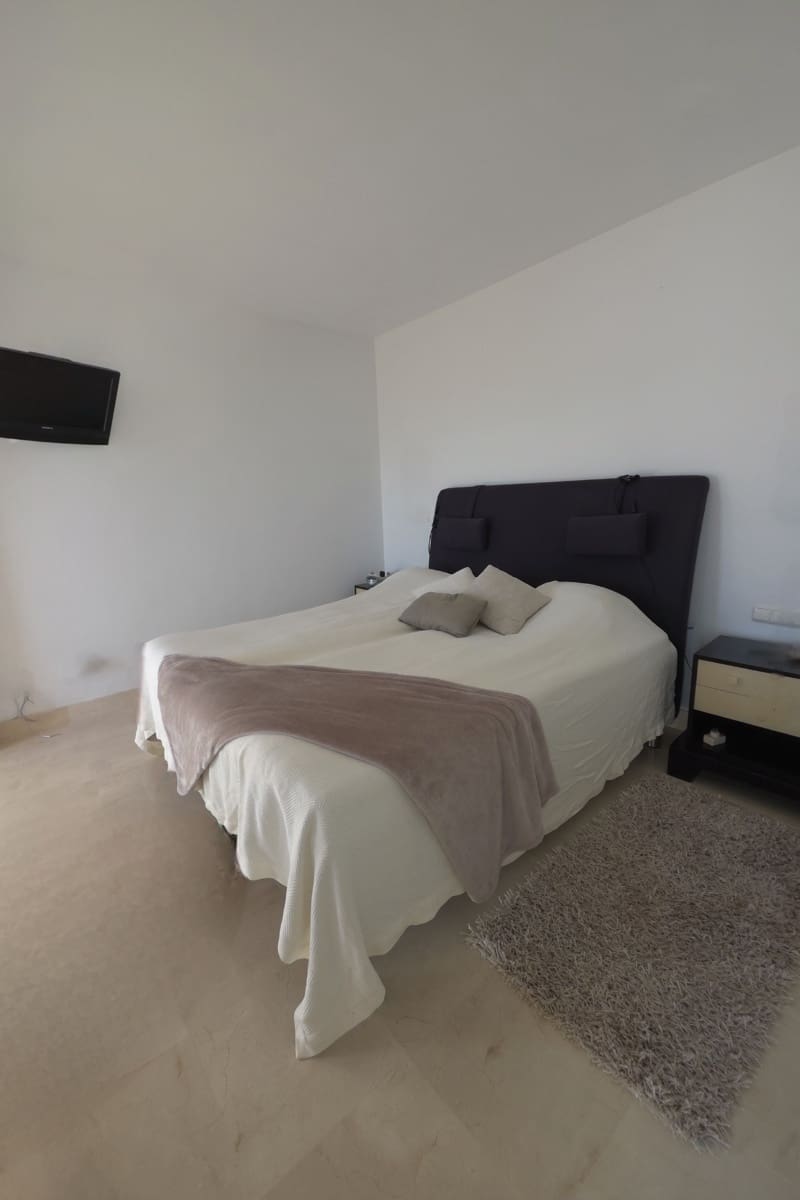 2 soverom Penthouse til salgs i Marbella med svømmebasseng - € 995 000 (Ref: 9411325)