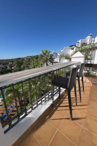 2 soveværelse Penthouse til salg i Los Naranjos, Marbella med swimmingpool - € 995.000 (Ref: 9411325)