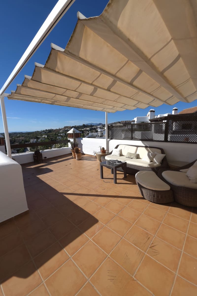 2 soverom Penthouse til salgs i Marbella med svømmebasseng - € 995 000 (Ref: 9411325)
