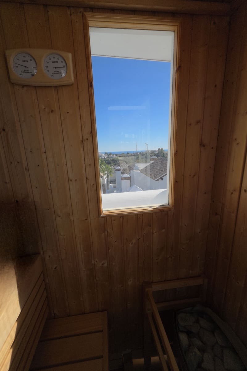 2 soverom Penthouse til salgs i Marbella med svømmebasseng - € 995 000 (Ref: 9411325)