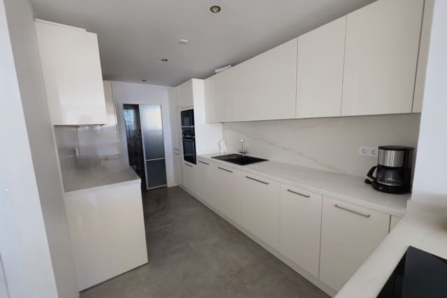 2 soveværelse Penthouse til salg i Los Naranjos, Marbella med swimmingpool - € 995.000 (Ref: 9411325)