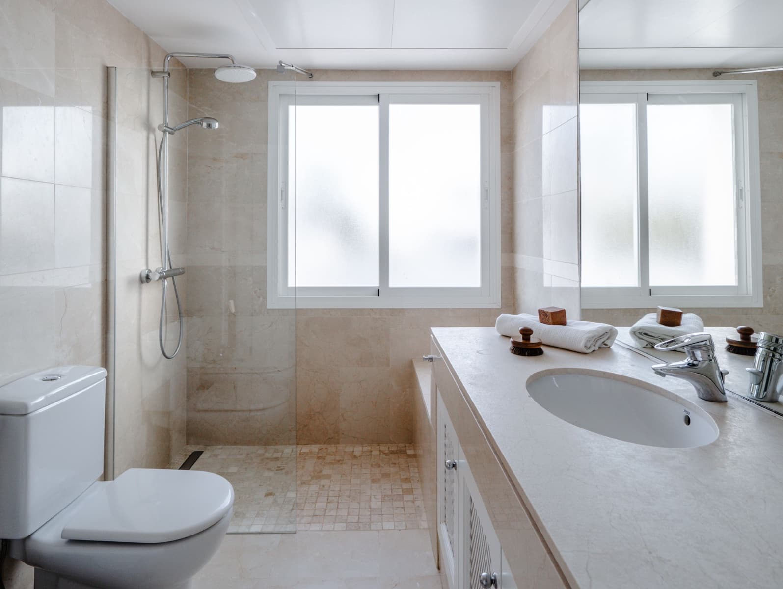 2 sovrum Takvåning till salu i Marbella med pool - 895 000 € (Ref: 9411325)