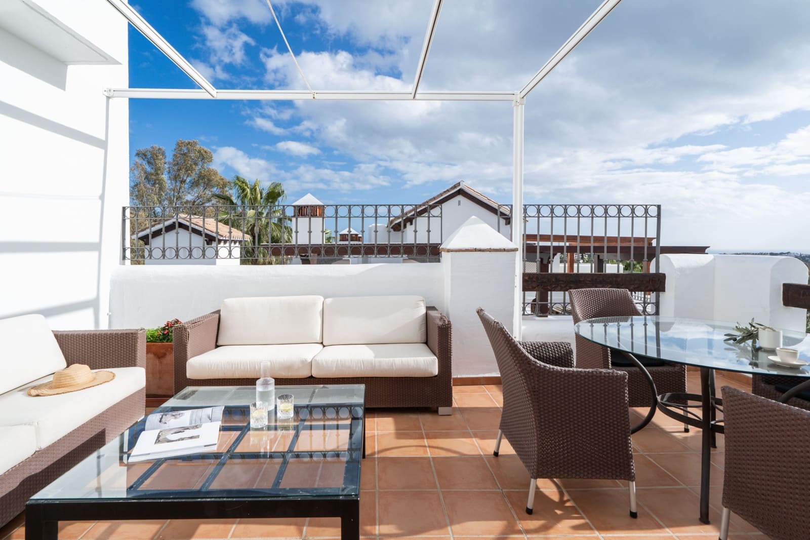 2 sovrum Takvåning till salu i Marbella med pool - 895 000 € (Ref: 9411325)