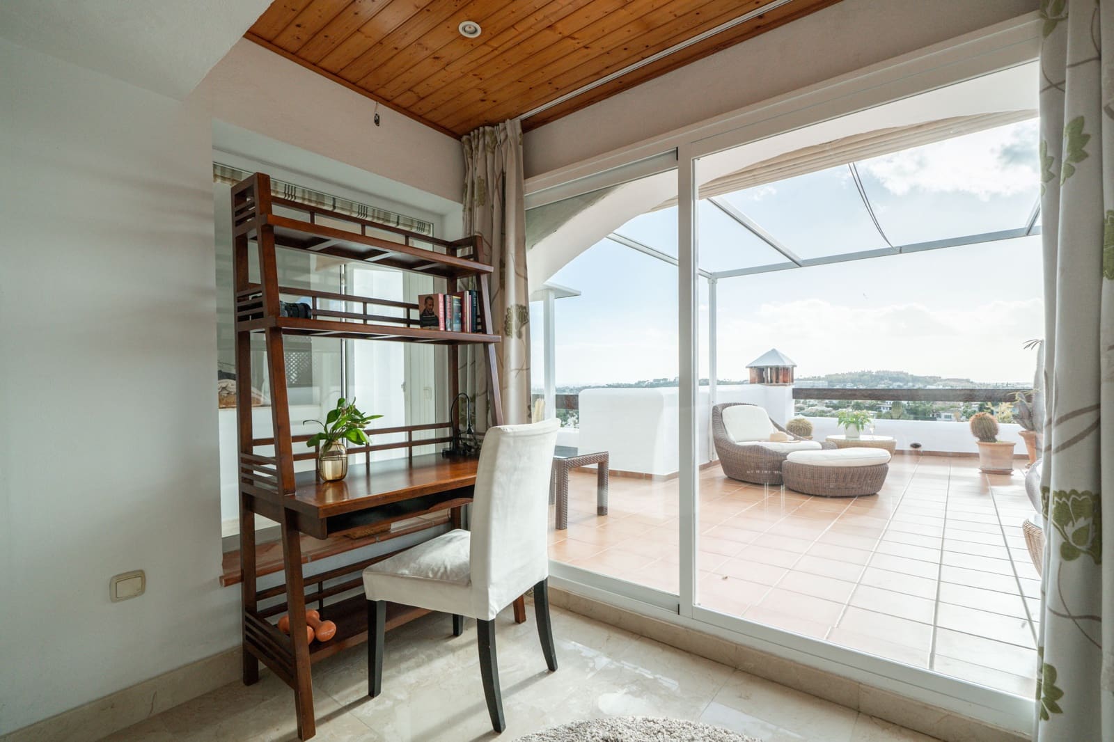 2 sovrum Takvåning till salu i Marbella med pool - 895 000 € (Ref: 9411325)