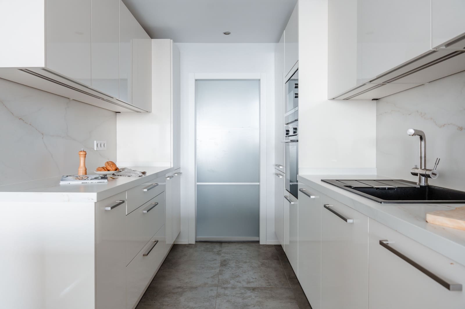 2 sovrum Takvåning till salu i Marbella med pool - 895 000 € (Ref: 9411325)