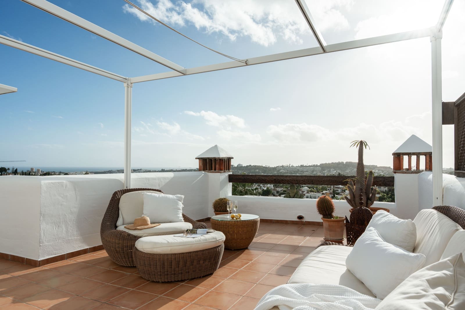 2 sovrum Takvåning till salu i Marbella med pool - 895 000 € (Ref: 9411325)