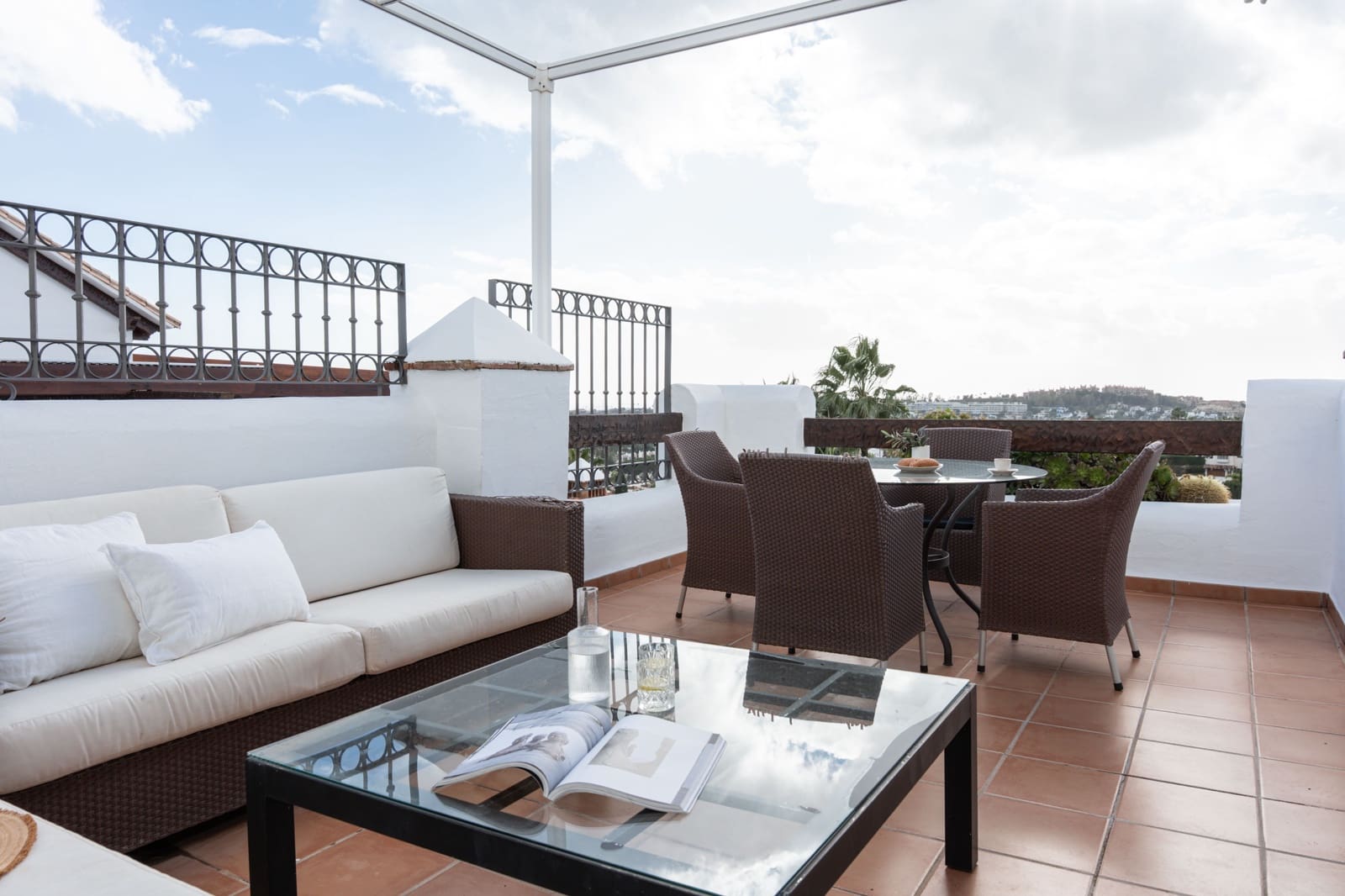 2 sovrum Takvåning till salu i Marbella med pool - 895 000 € (Ref: 9411325)