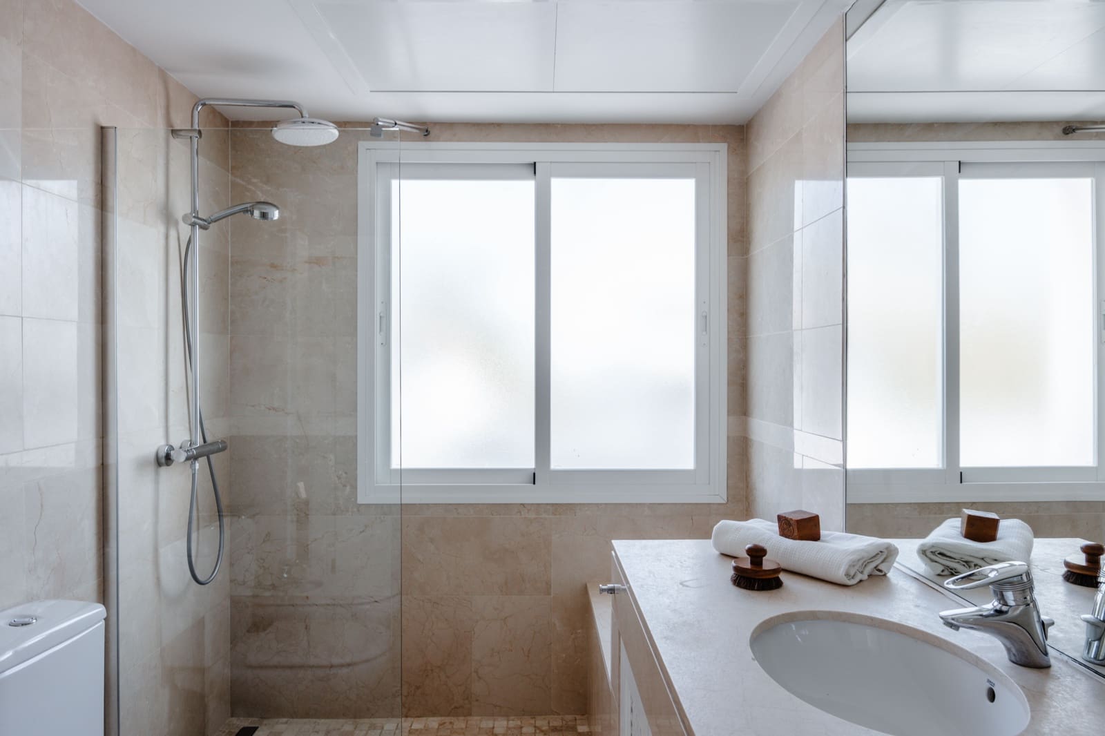 2 sovrum Takvåning till salu i Marbella med pool - 895 000 € (Ref: 9411325)