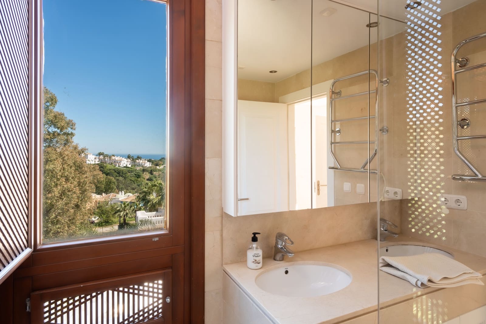 2 soveværelse Lejlighed til salg i Marbella med swimmingpool - € 895.000 (Ref: 9411325)