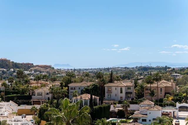 2 quarto Apartamento para venda em Los Naranjos, Marbella com piscina - 895 000 € (Ref: 9411325)