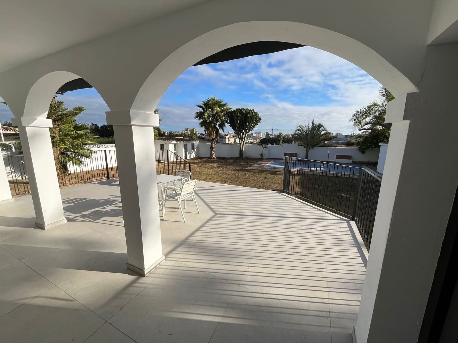 5 bedroom Villa for sale in Mijas Costa with pool - € 1,099,000 (Ref: 9412942)