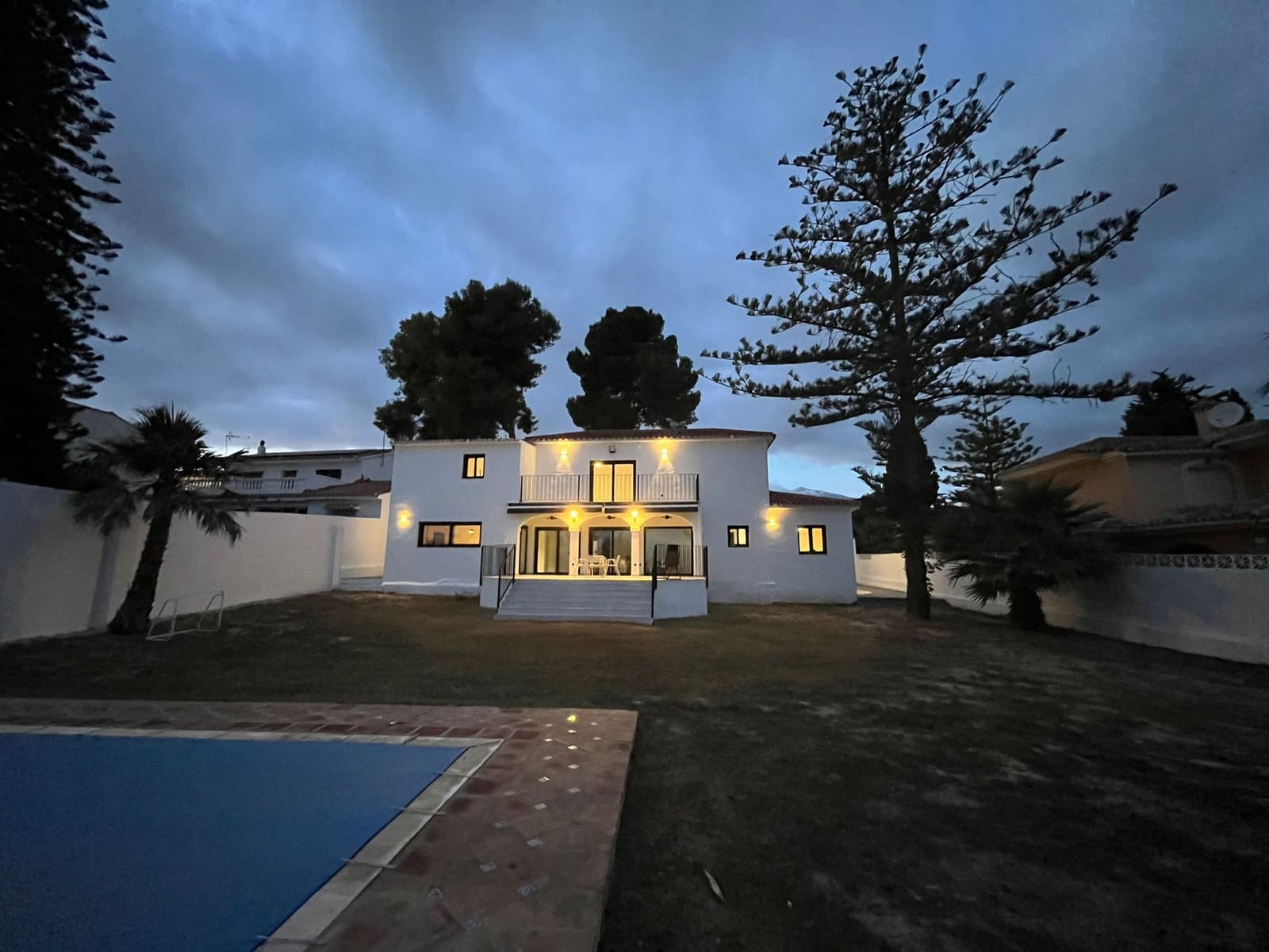 5 bedroom Villa for sale in Mijas Costa with pool - € 1,099,000 (Ref: 9412942)