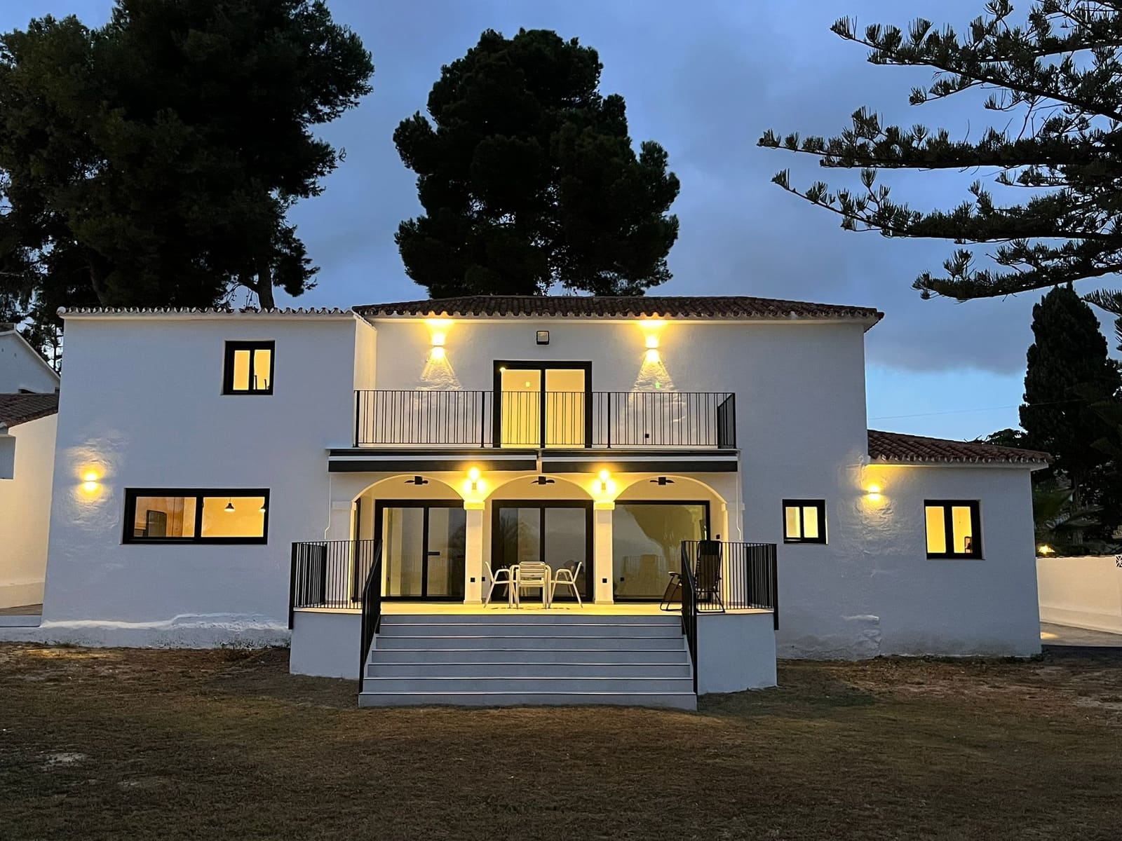 5 bedroom Villa for sale in Mijas Costa with pool - € 1,099,000 (Ref: 9412942)