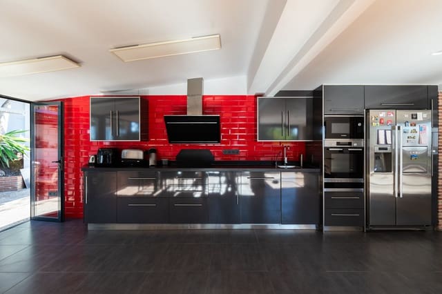 5 soverom Villa til salgs i Torremolinos med svømmebasseng - € 965 000 (Ref: 9415245)