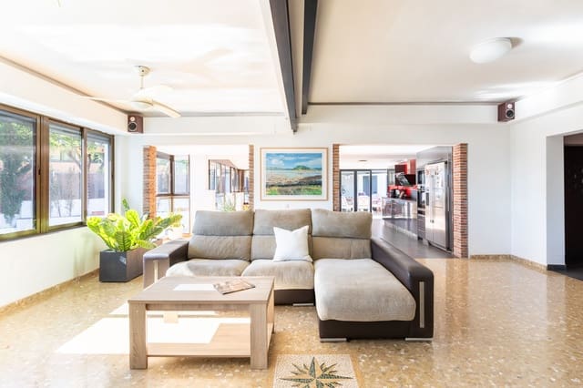 5 soverom Villa til salgs i Torremolinos med svømmebasseng - € 965 000 (Ref: 9415245)