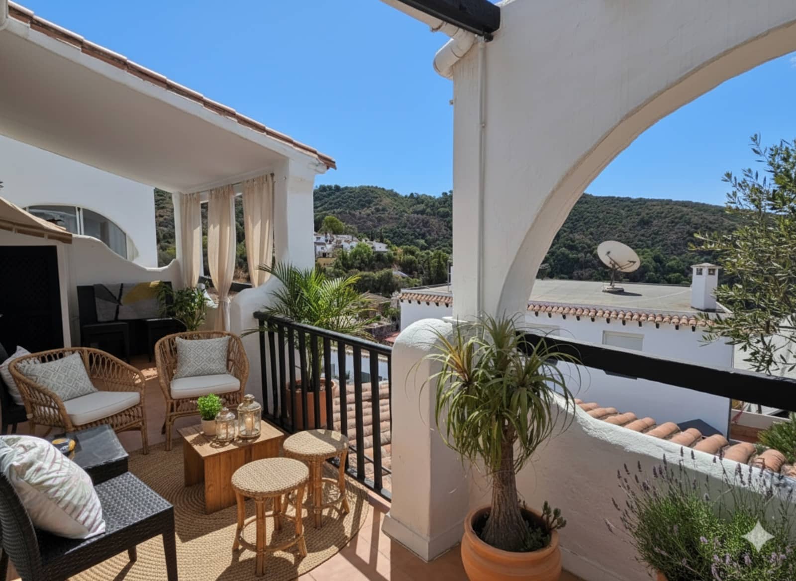 3 makuuhuone Kattohuoneisto myytävänä paikassa Benahavis mukana uima-altaan - 399 000 € (Ref: 9417739)