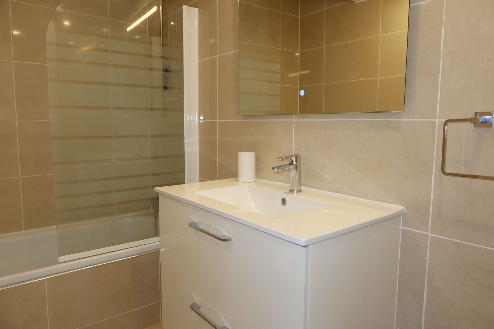 3 makuuhuone Kattohuoneisto myytävänä paikassa Benahavis mukana uima-altaan - 399 000 € (Ref: 9417739)