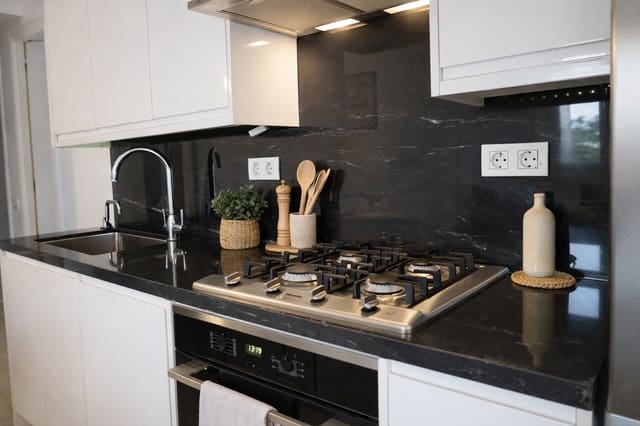 3 sypialnia Penthouse na sprzedaż w Benahavís pueblo, Benahavís z basenem - 368 999 € (Ref: 9417739)