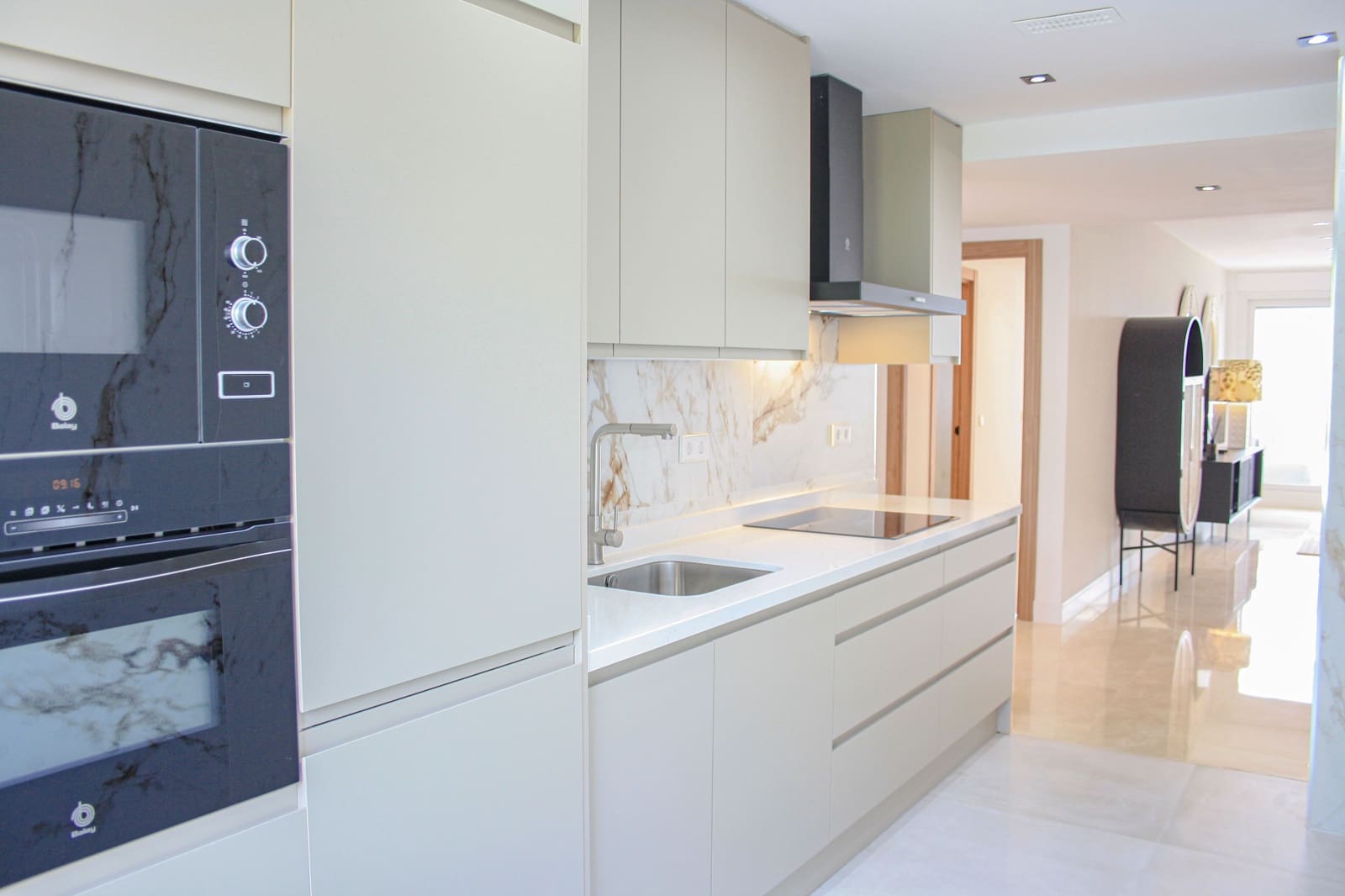 2 soverom Leilighet til salgs i Marbella med svømmebasseng - € 1 350 000 (Ref: 9426217)