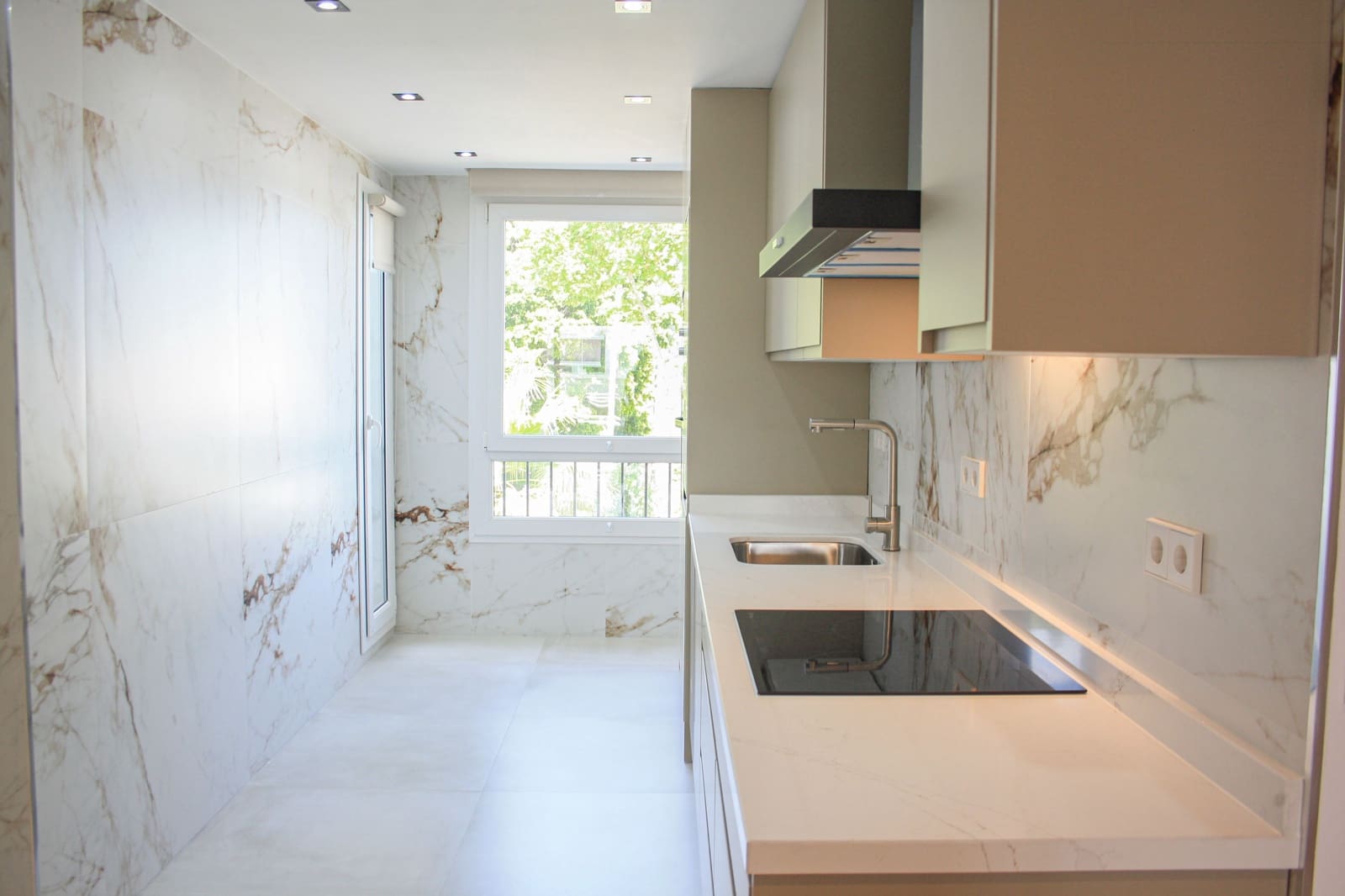 2 soverom Leilighet til salgs i Marbella med svømmebasseng - € 1 350 000 (Ref: 9426217)