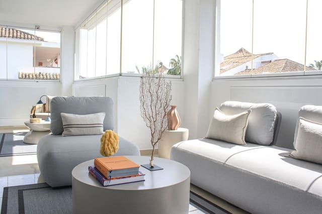 2 bedroom Apartment for sale in La Carolina - Guadalpín, Marbella with pool - € 1,350,000 (Ref: 9426217)