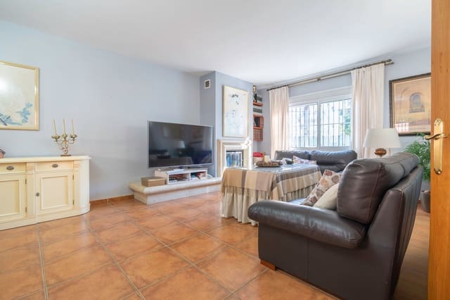 4 sypialnia Dom na sprzedaż w Zona Puerto Deportivo, Fuengirola z basenem - 1 100 000 € (Ref: 9429129)