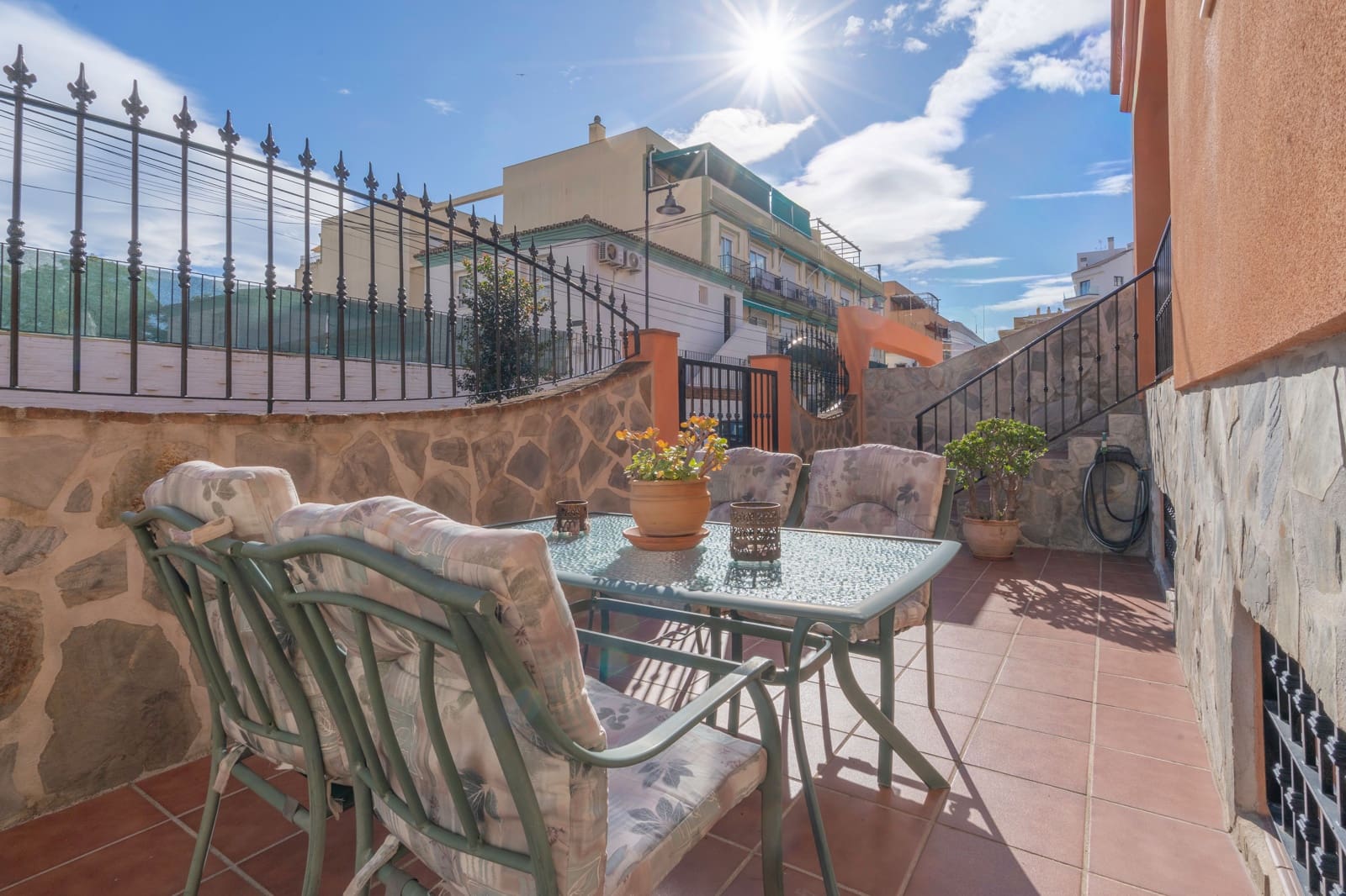 4 sypialnia Dom na sprzedaż w Fuengirola z basenem - 1 100 000 € (Ref: 9429129)