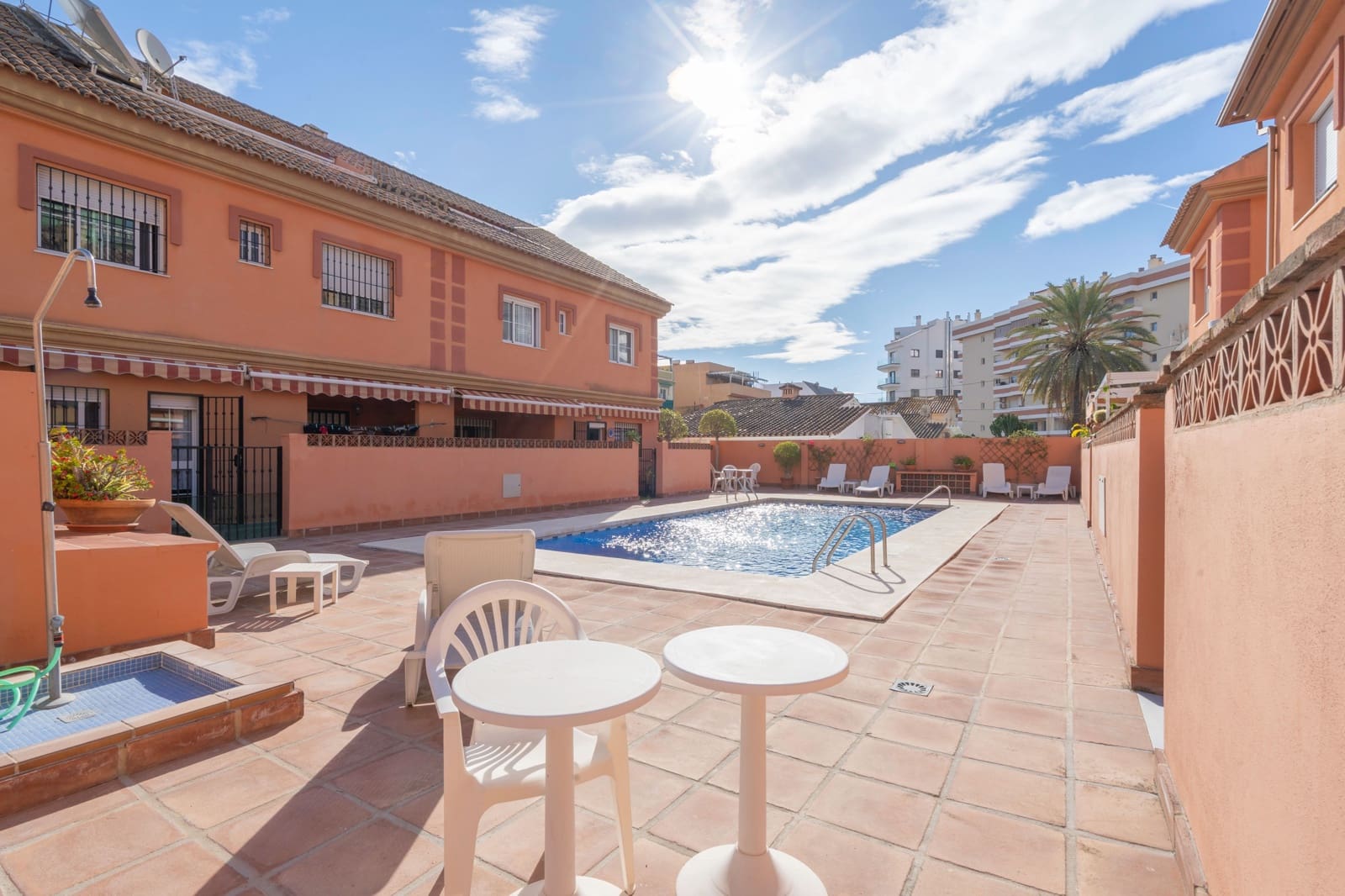 4 sypialnia Dom na sprzedaż w Fuengirola z basenem - 1 100 000 € (Ref: 9429129)