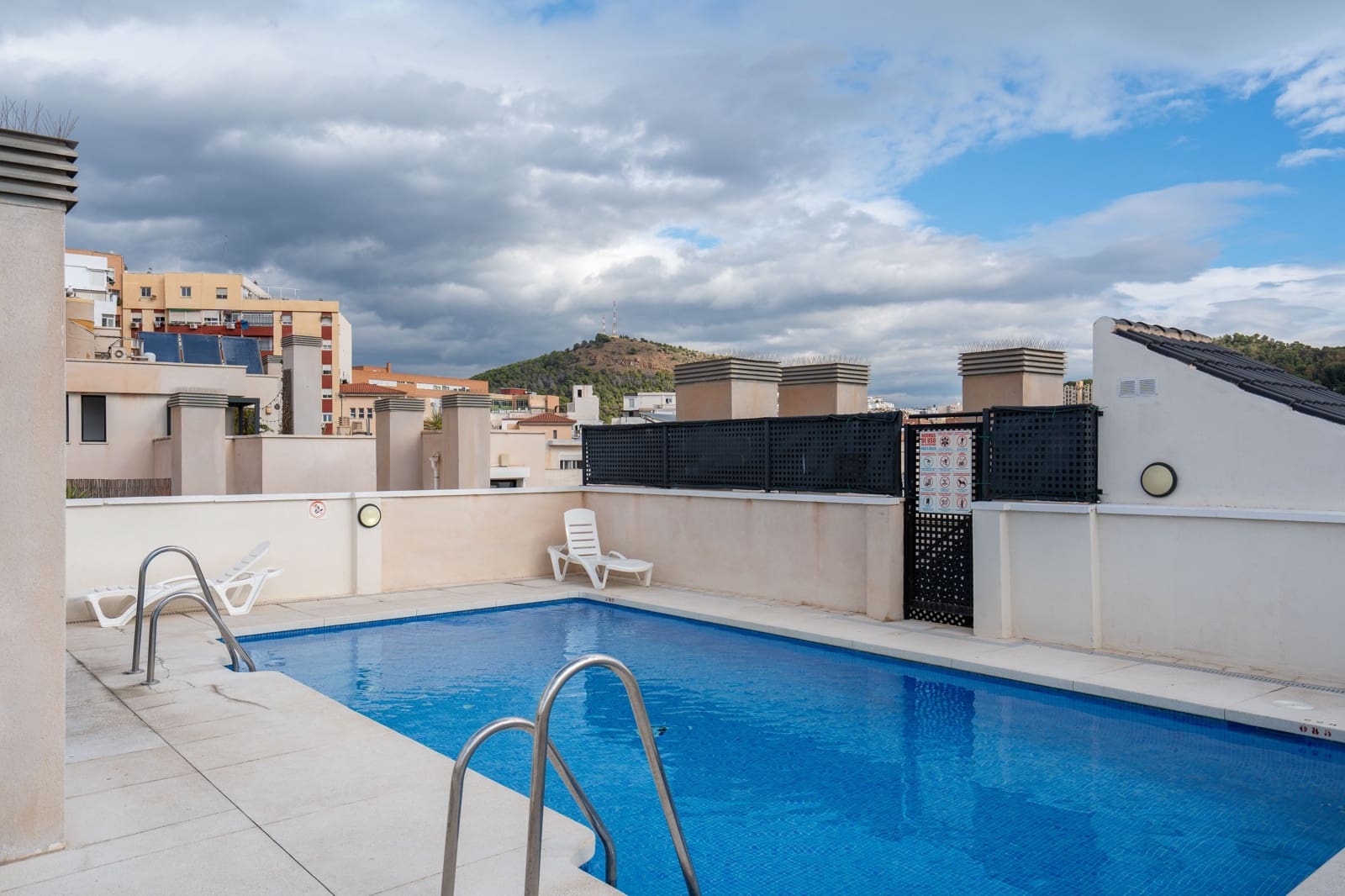 3 sypialnia Apartament na sprzedaż w Miasto Malaga z basenem - 583 000 € (Ref: 9432016)