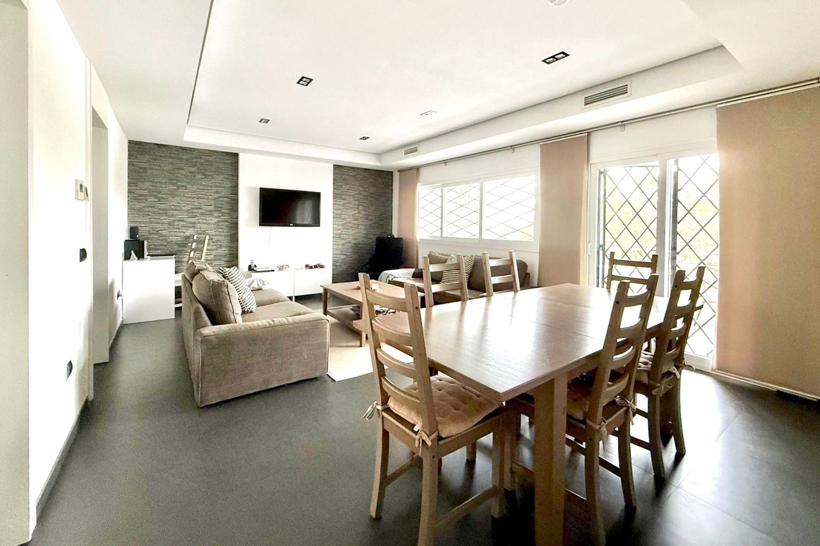 4 bedroom Townhouse for sale in Fuengirola with pool - € 549,000 (Ref: 9432017)