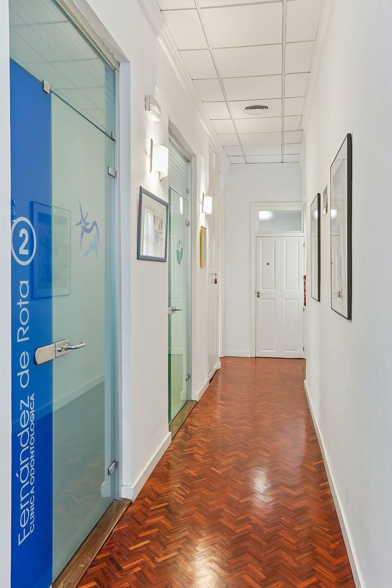 6 soveværelse Kontor til salg i Malaga by - € 1.600.000 (Ref: 9432718)