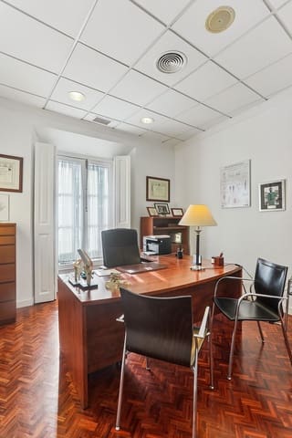 6 bedroom Office for sale in Centro Historico, Málaga city - € 1,600,000 (Ref: 9432718)