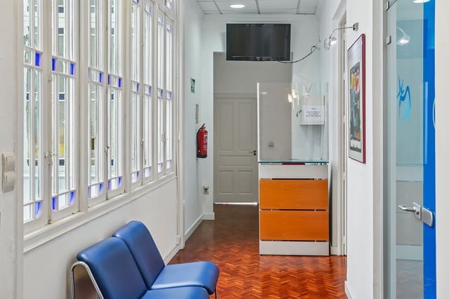 6 soverom Kontor til salgs i Centro Historico, Málaga by - € 1 600 000 (Ref: 9432718)