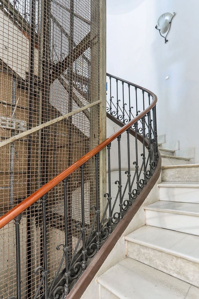 6 soveværelse Kontor til salg i Malaga by - € 1.600.000 (Ref: 9432718)