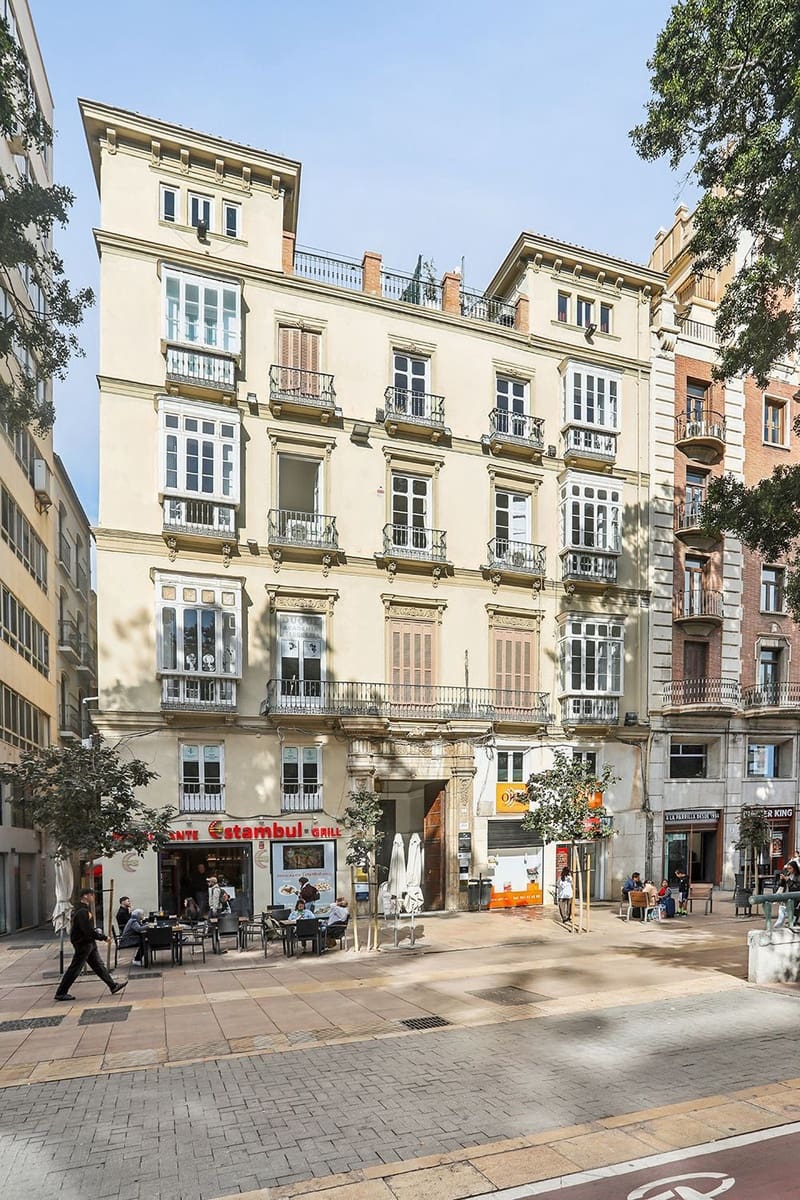 6 soveværelse Kontor til salg i Malaga by - € 1.600.000 (Ref: 9432718)