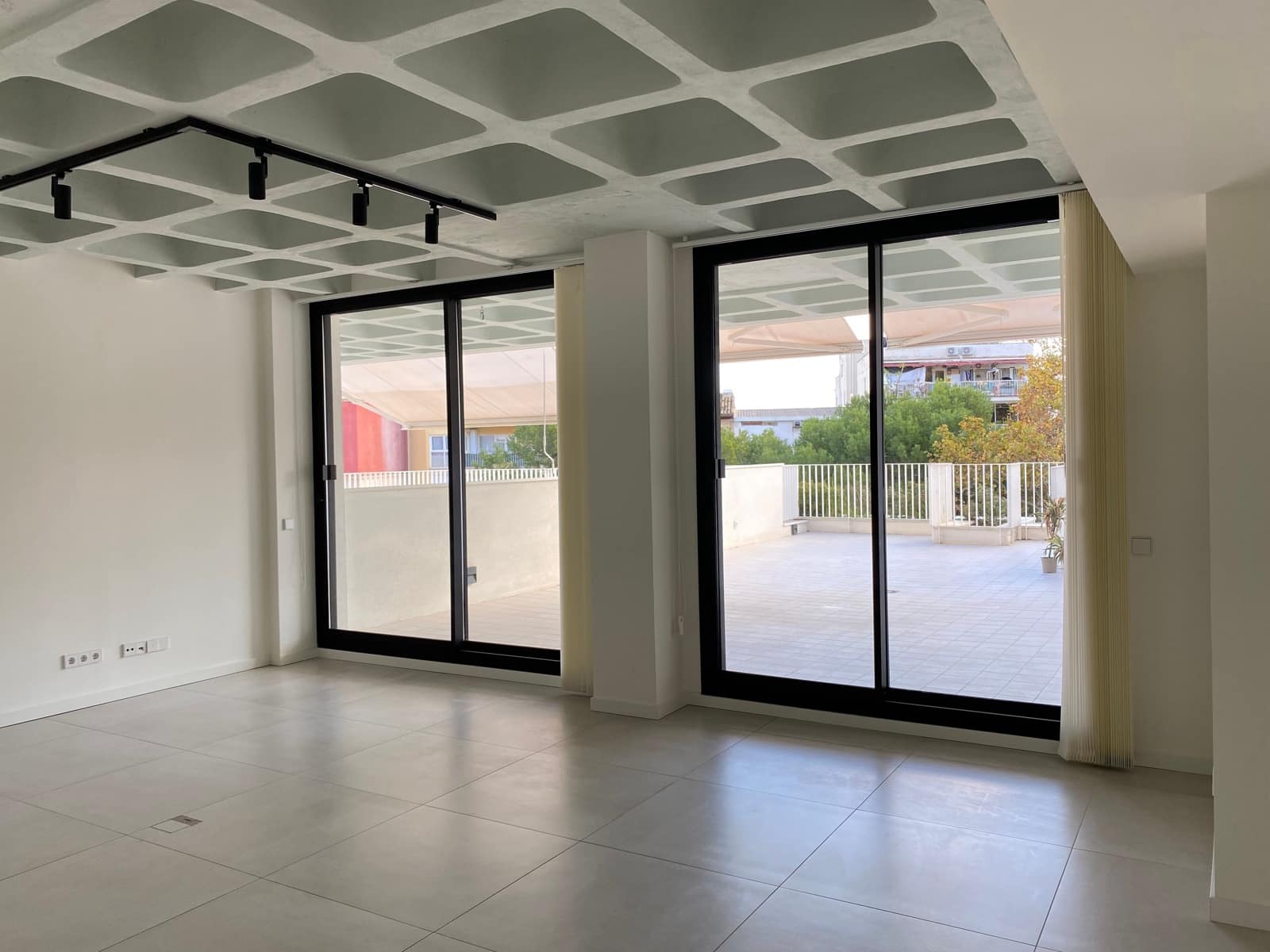 2 soverom Leilighet til leie i Palma de Mallorca med svømmebasseng - € 2 700 (Ref: 9434937)