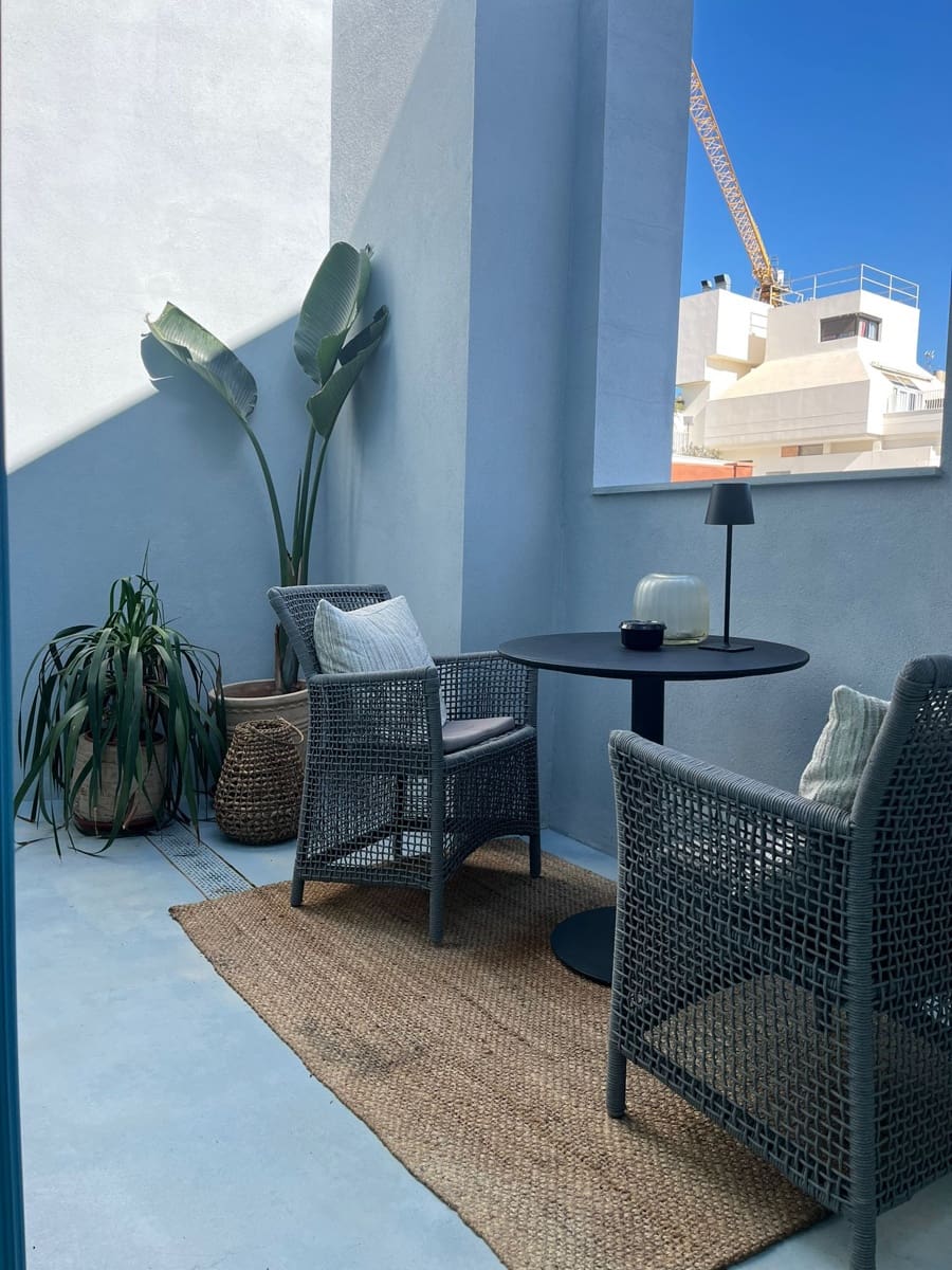 2 bedroom Apartment for rent in Palma de Mallorca with pool - € 2,000 (Ref: 9436185)