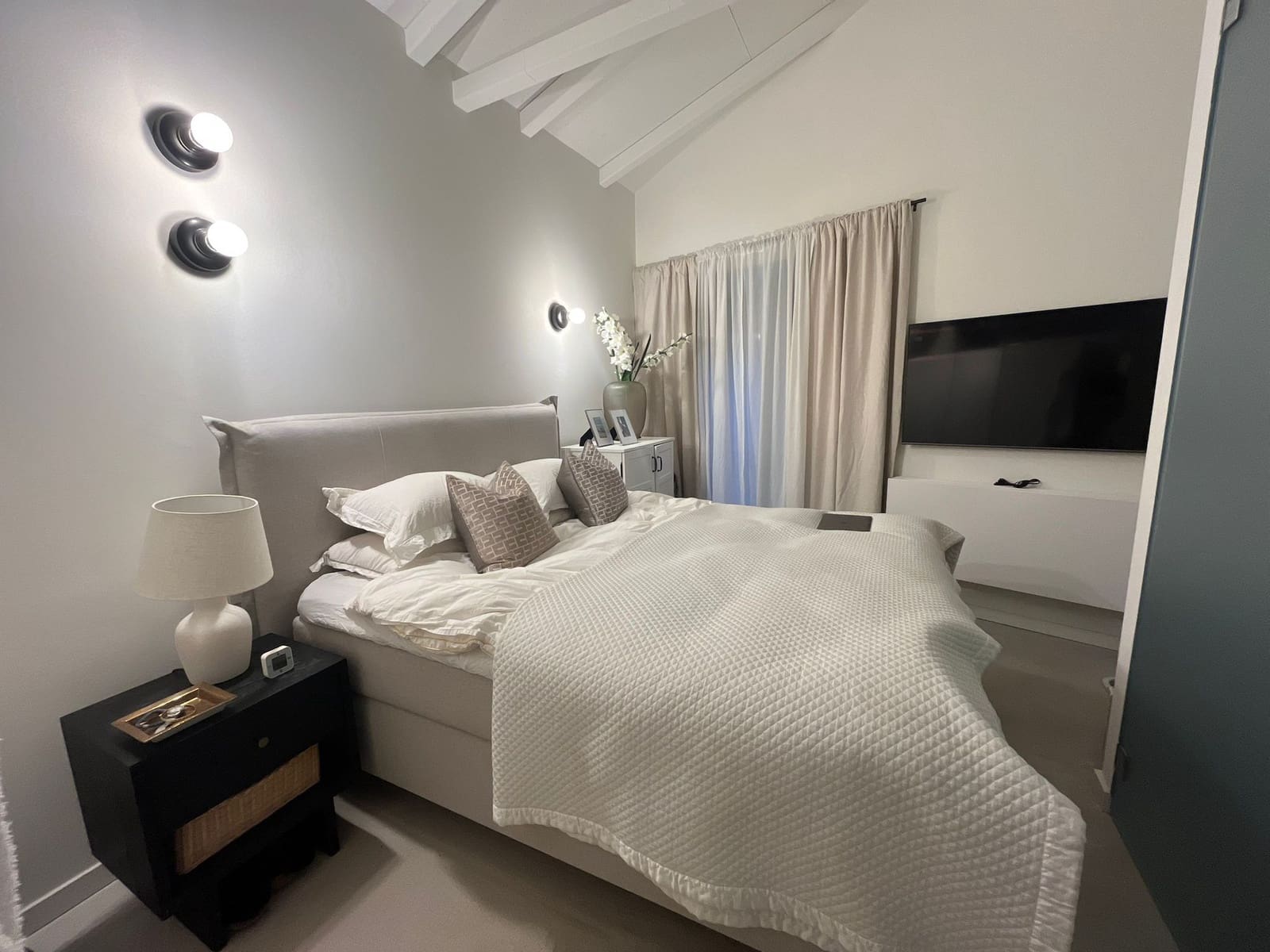 2 bedroom Apartment for rent in Palma de Mallorca with pool - € 2,000 (Ref: 9436185)