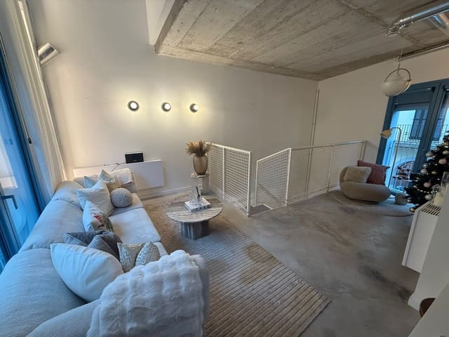 2 bedroom Apartment for rent in El Terreno, Palma de Mallorca with pool - € 2,000 (Ref: 9436185)