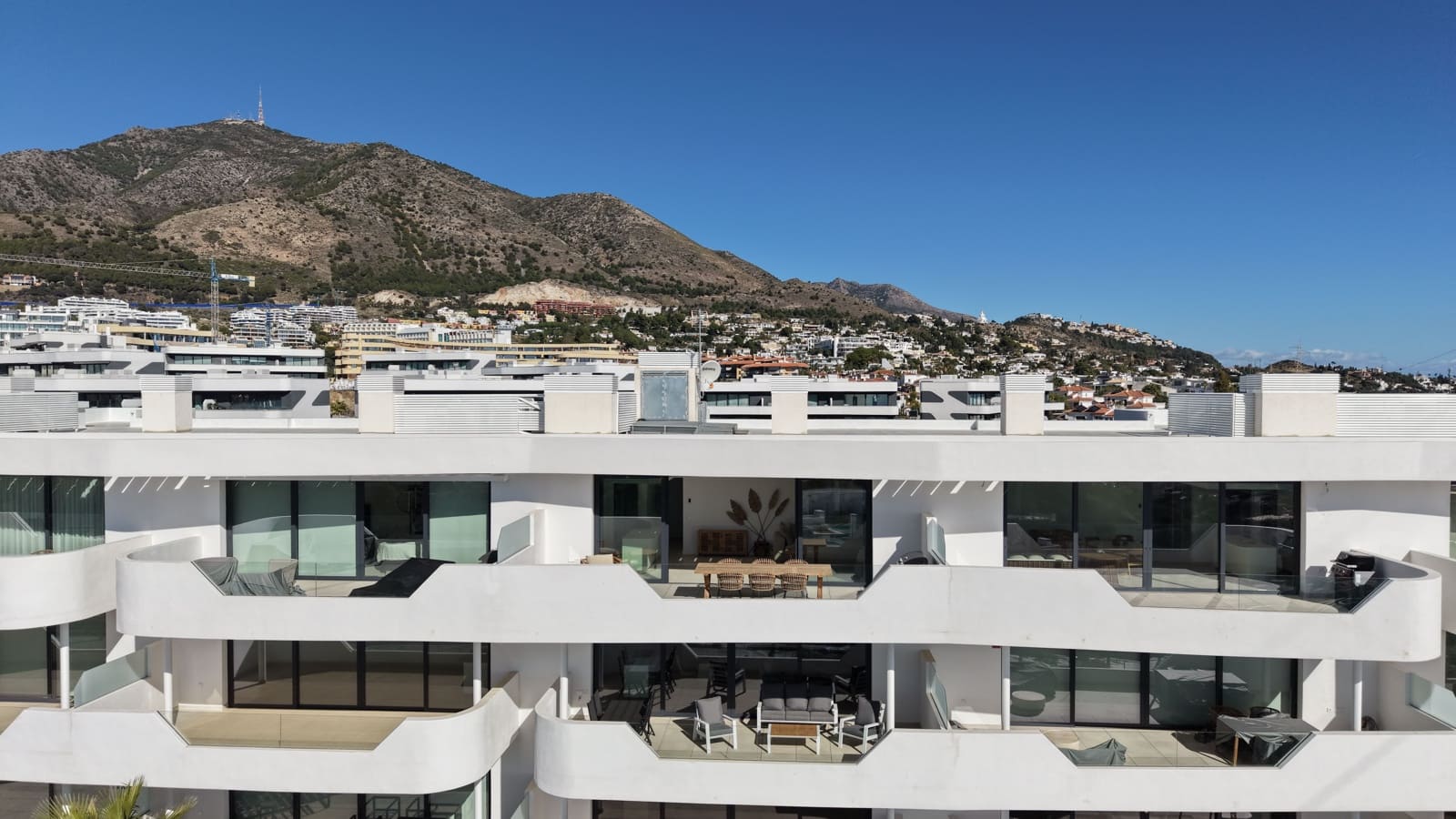 2 makuuhuone Kattohuoneisto myytävänä paikassa Fuengirola mukana uima-altaan - 850 000 € (Ref: 9436474)