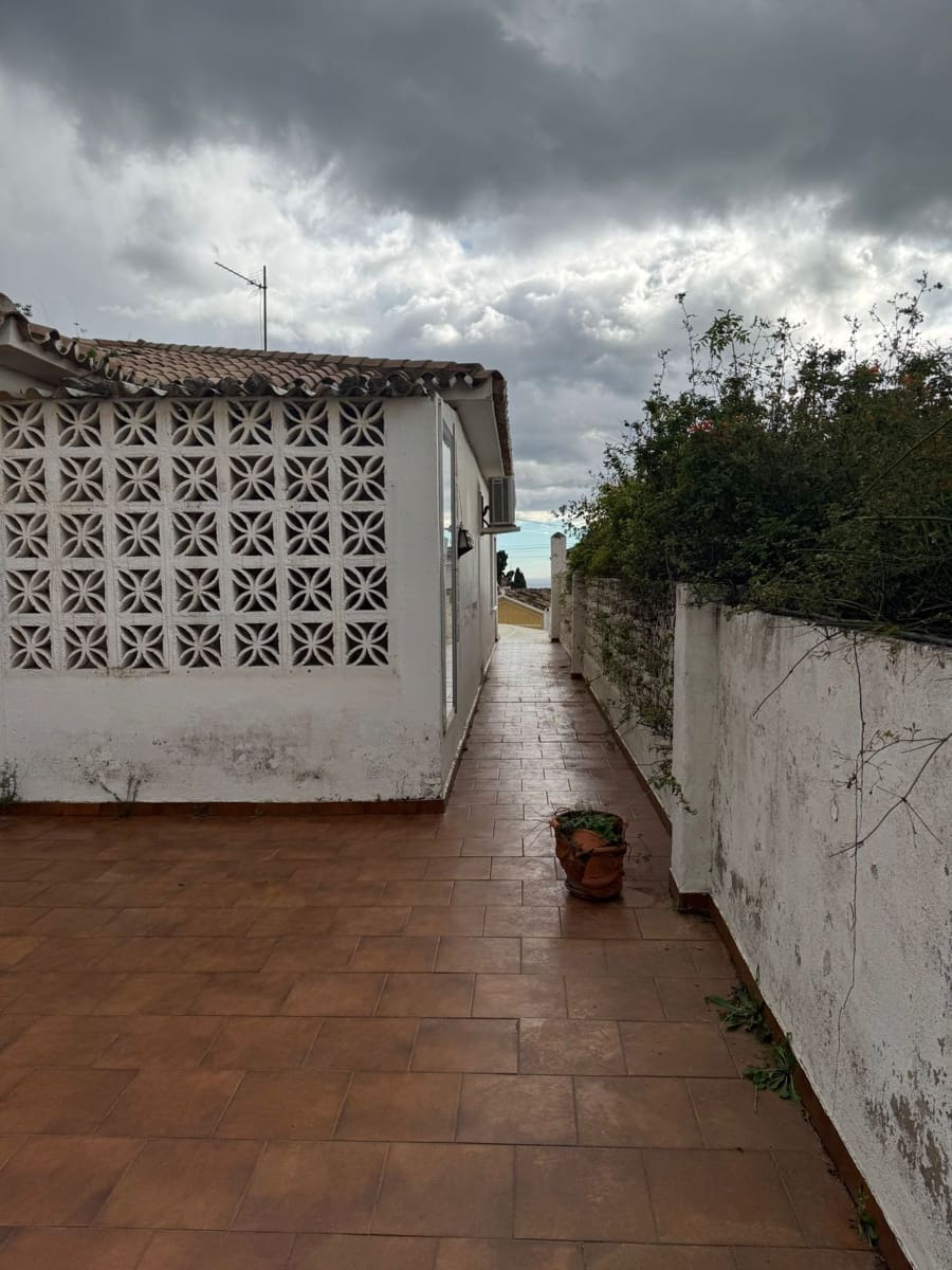 3 slaapkamer Villa te koop in Fuengirola met zwembad - € 590.000 (Ref: 9438816)