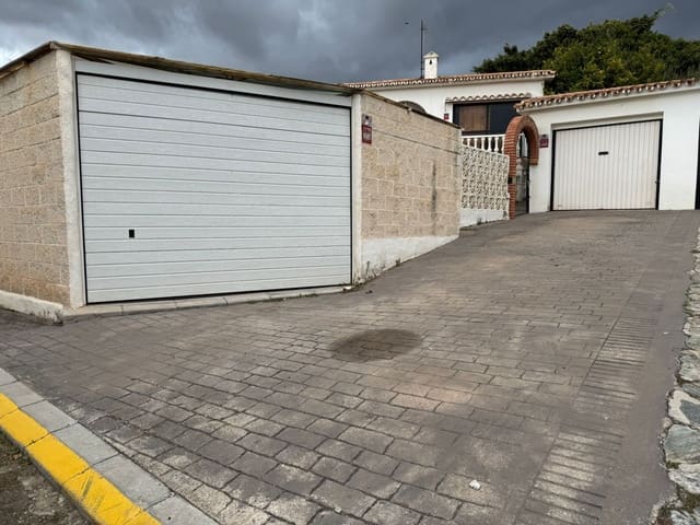 3 slaapkamer Villa te koop in Torreblanca, Fuengirola met zwembad - € 590.000 (Ref: 9438816)