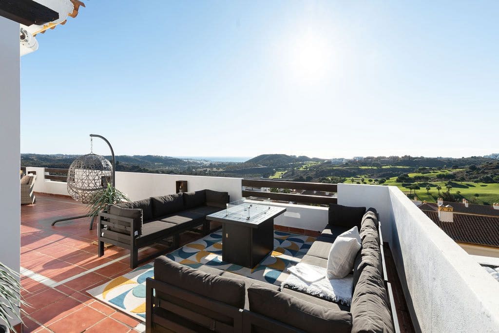 2 soverom Penthouse til salgs i Mijas Costa med svømmebasseng - € 349 000 (Ref: 9442893)