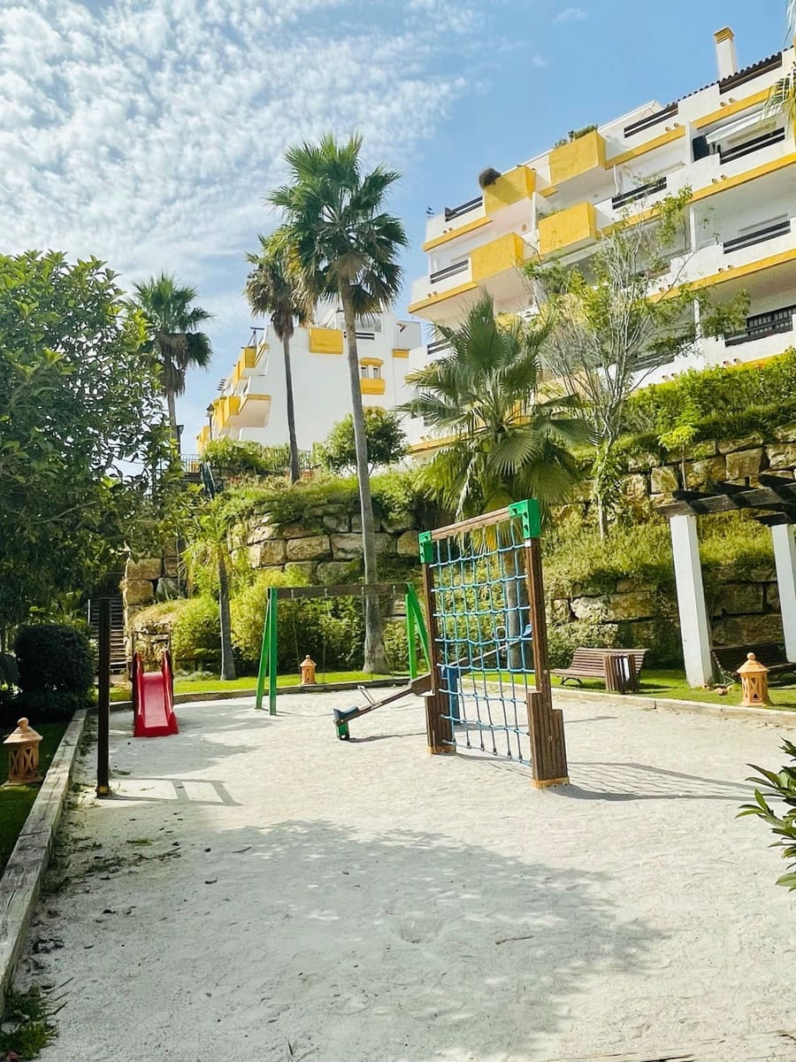 2 soverom Penthouse til salgs i Mijas Costa med svømmebasseng - € 349 000 (Ref: 9442893)