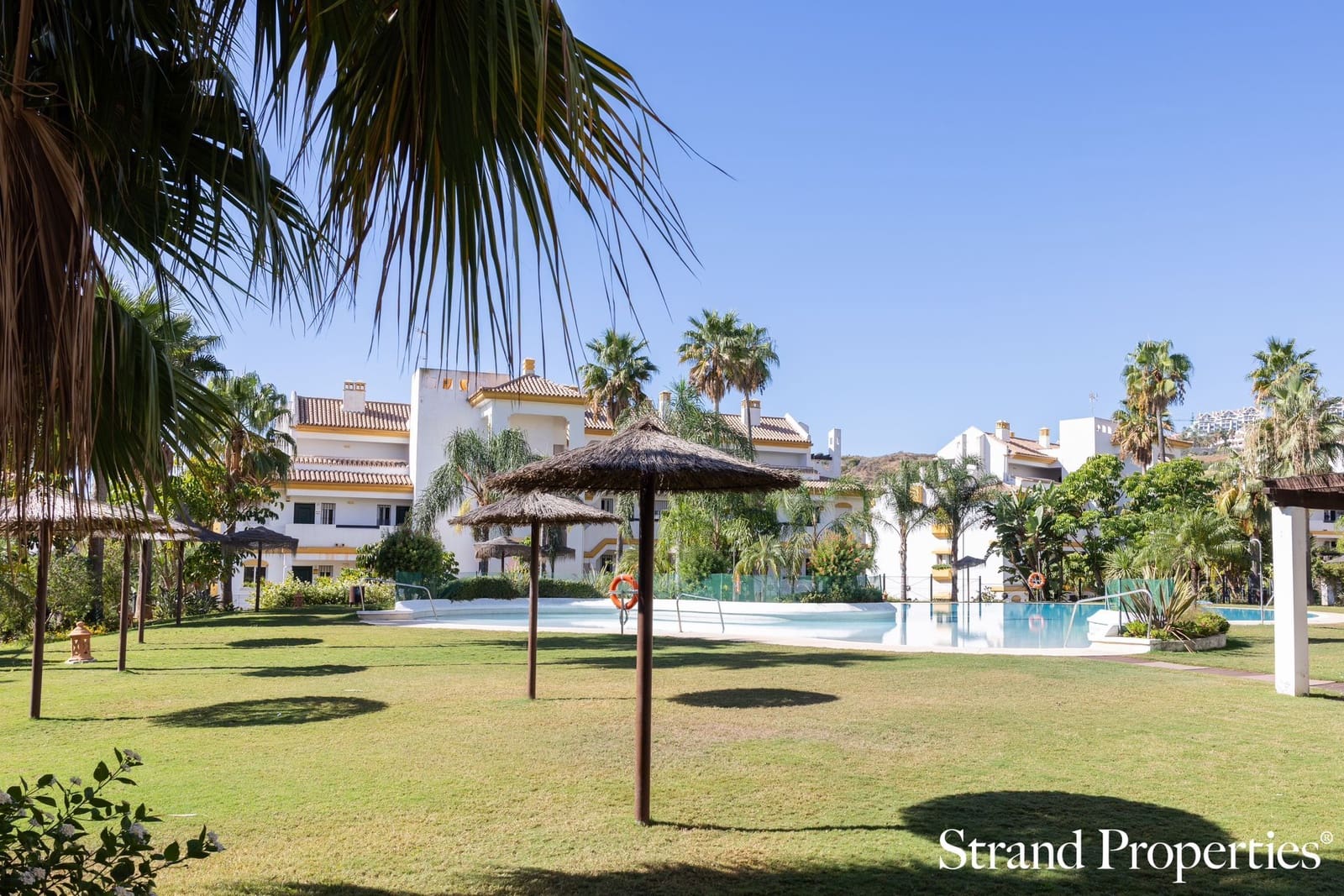 2 soverom Penthouse til salgs i Mijas Costa med svømmebasseng - € 349 000 (Ref: 9442893)