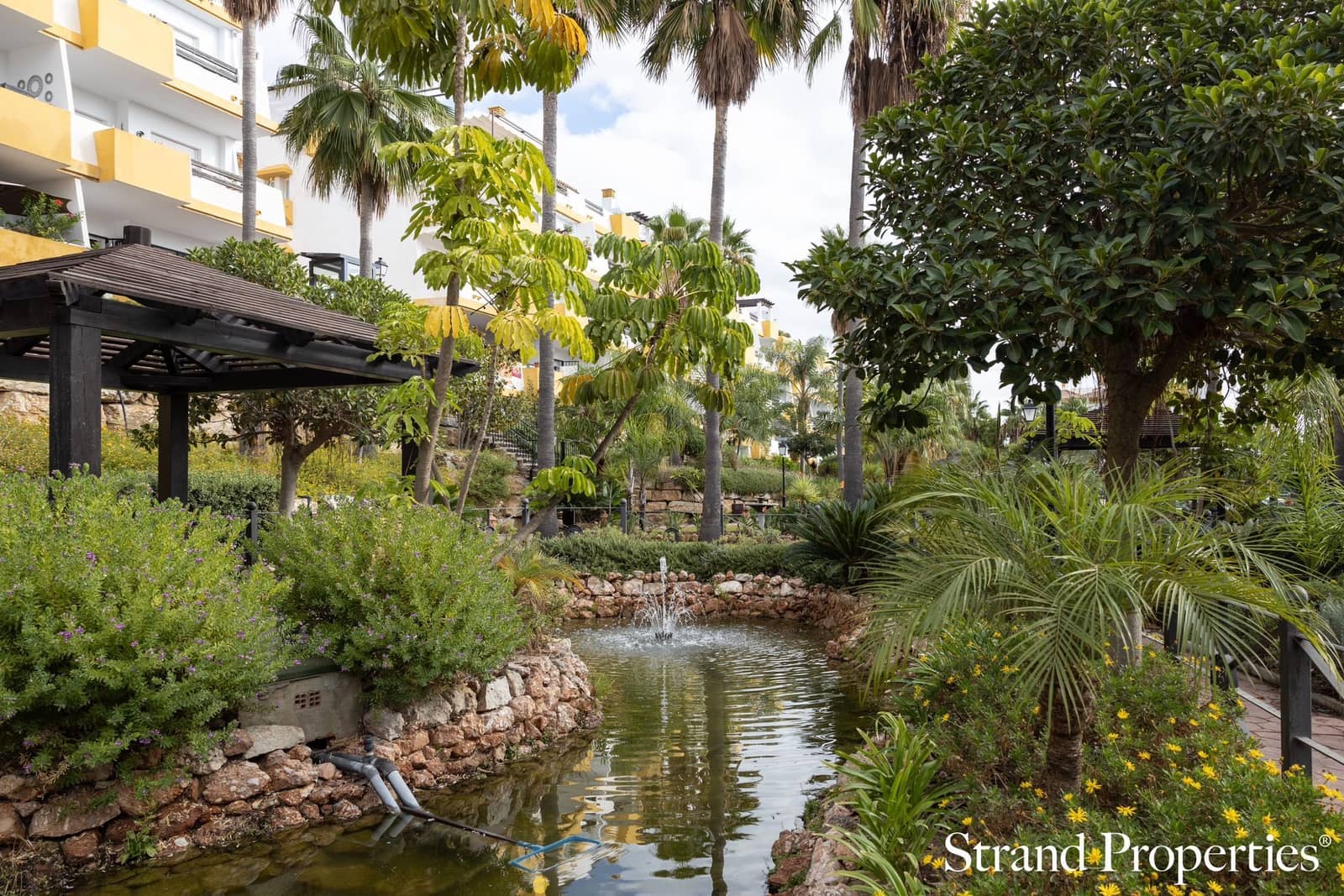 2 soverom Penthouse til salgs i Mijas Costa med svømmebasseng - € 349 000 (Ref: 9442893)