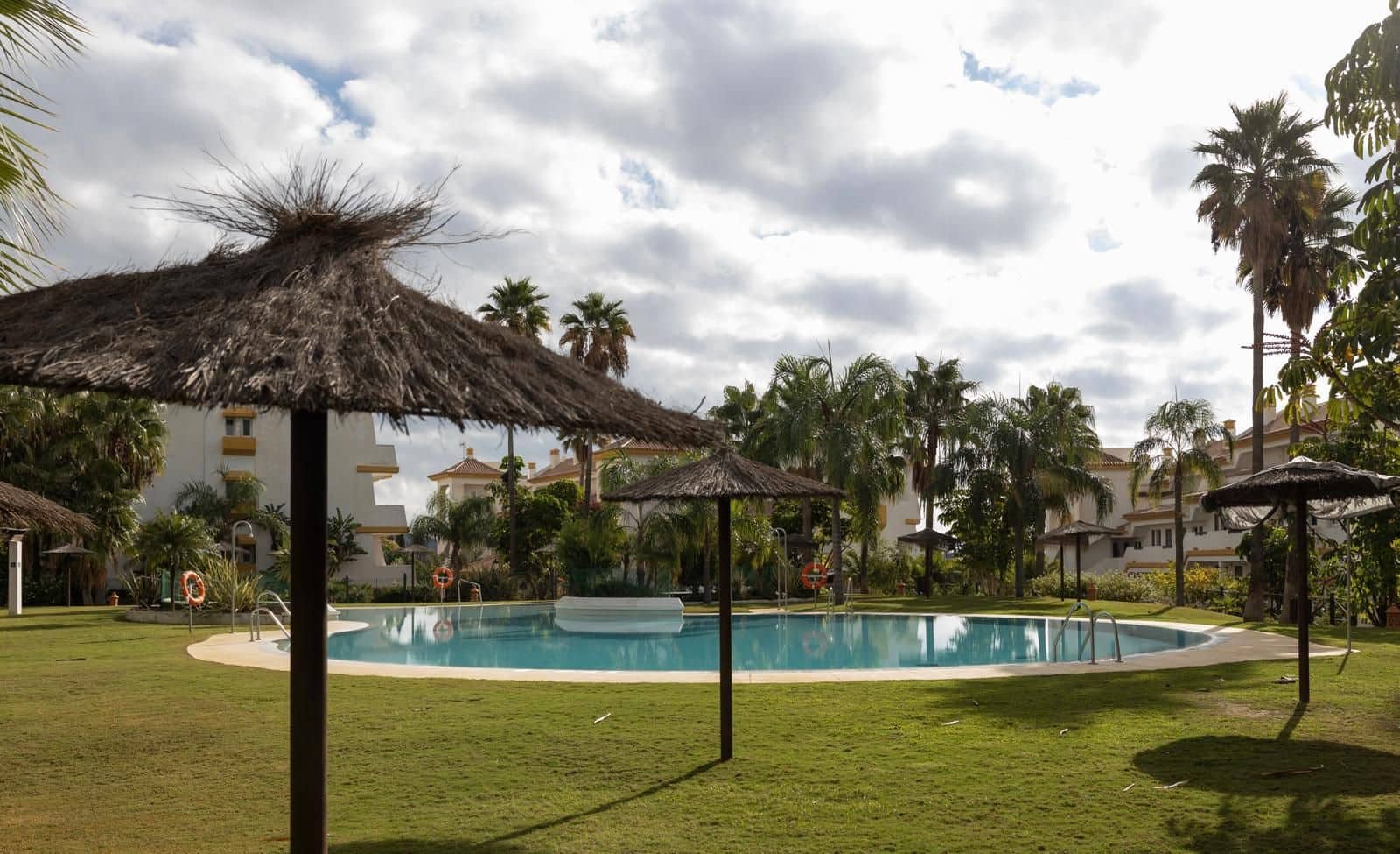 2 slaapkamer Penthouse te koop in Mijas Costa met zwembad - € 349.000 (Ref: 9442893)