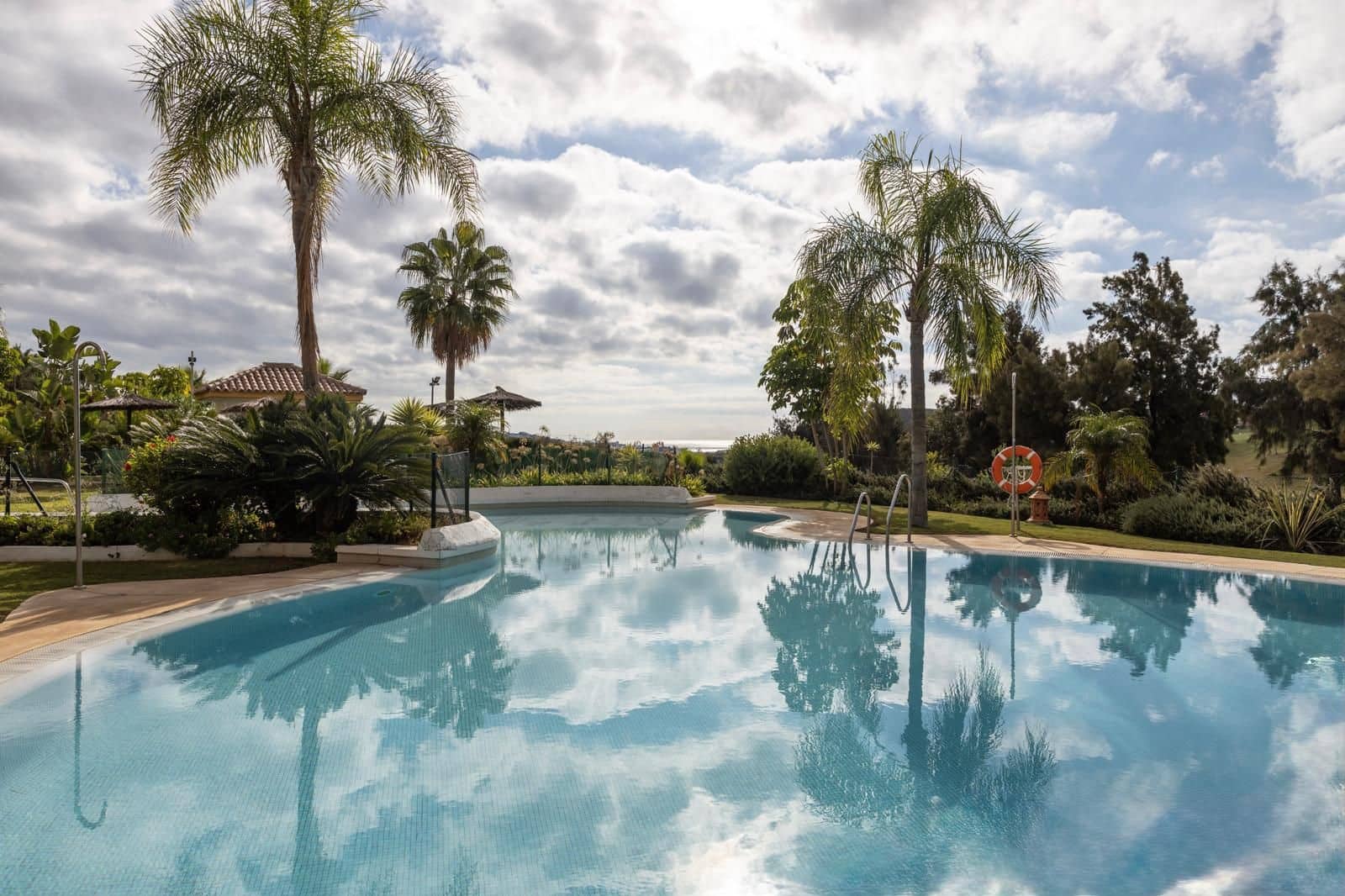 2 slaapkamer Penthouse te koop in Mijas Costa met zwembad - € 349.000 (Ref: 9442893)