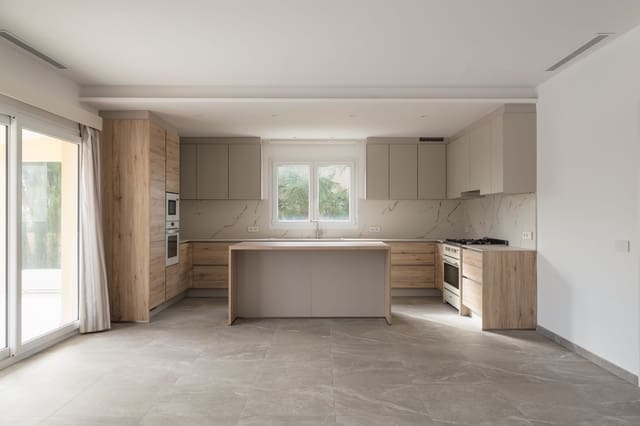 3 slaapkamer Villa te koop in Campos met zwembad - € 1.099.000 (Ref: 9447284)